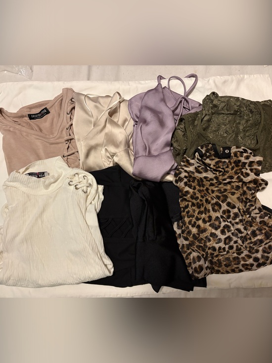 Fashion Nova Tops - Fashion Nova Mixed Women's Tops and Leggings Bundle